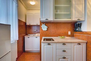 Fridge, stovetop - Studio mit Terrasse und Klimaanlage (Pomer)