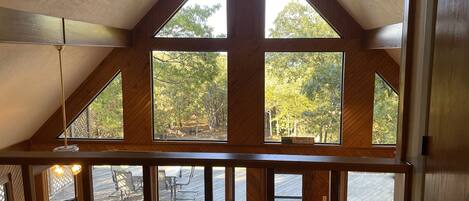 المنشأة من الداخل