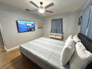 3 chambres, fer et planche à repasser, Wi-Fi, draps fournis