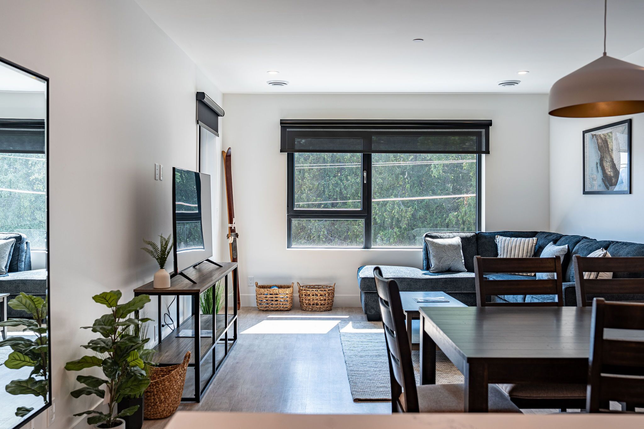 Condo | Living area | 40-inch flat-screen TV with digital channels