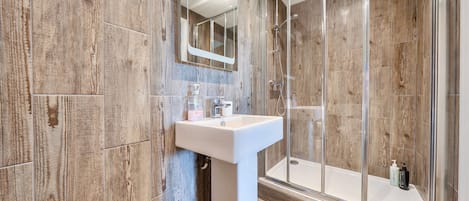 Shower, towels