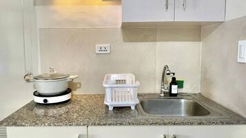 Fridge, microwave, stovetop, electric kettle
