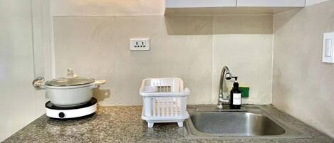 Fridge, microwave, stovetop, electric kettle