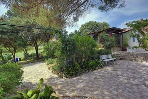 Terrace/patio - Villa with pool and sea view (Banjole)
