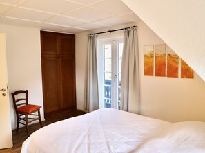 2 dormitorios, tabla de planchar con plancha, wifi gratis y ropa de cama