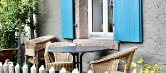 Vacation Home "Backhüsli Am Bauerngarten" with Mountain View, Private Terrace & Wi-Fi