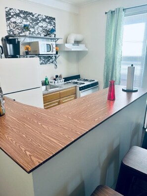 Fridge, microwave, oven, stovetop