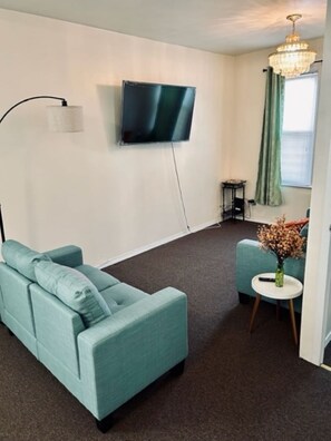 Smart TV - John Q Getaways (The Bronx)