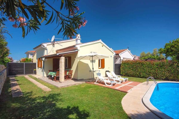Pool - Villa with pool near the beach (Banjole)