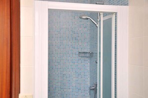 Bathroom - Holiday apartment mit Garten (Bibione)