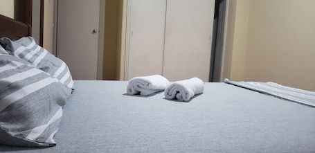 Standard Room, 1 Double Bed, Non Smoking, Shared Bathroom | Premium bedding, Select Comfort beds, blackout drapes, soundproofing