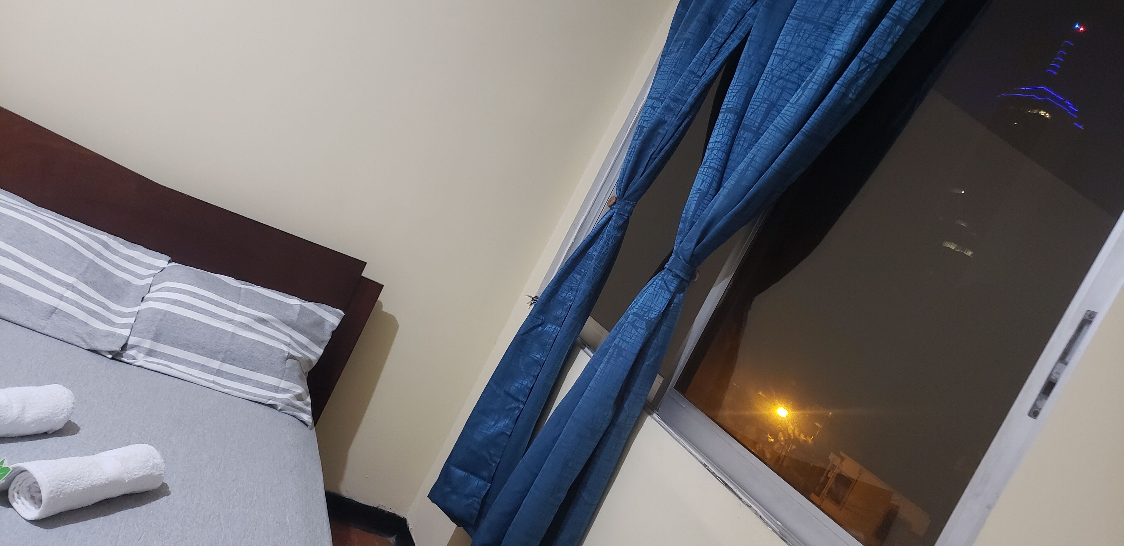 Familien-Vierbettzimmer, Mehrere Betten, Küche, Stadtblick