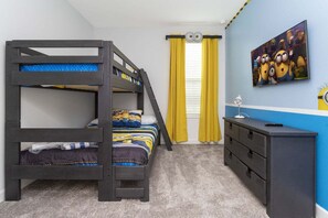 6 bedrooms, iron/ironing board, WiFi, bed sheets - Home away from Home | Private Pool (Davenport)