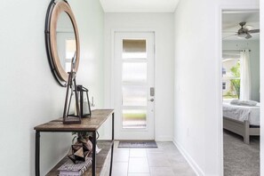 6 habitaciones, tabla de planchar con plancha, wifi y ropa de cama 