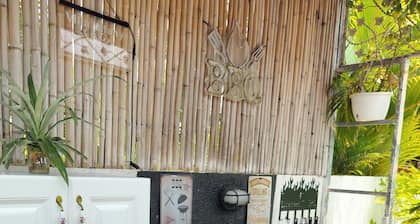 Private oasis, 2 suites, exclusive pool, outdoor kitchen /BBQ, nearby & peaceful