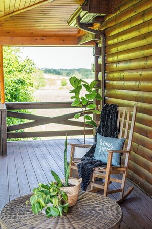 Terrace/patio - The Lodge at Fields of Home (Millersburg)