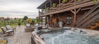 Sleeps 23, gorgeous hot tub, peaceful country setting