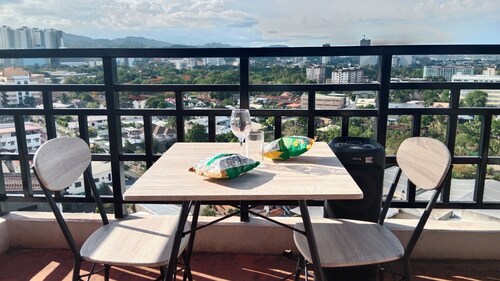 1BR Haven in Royal Garden Residences