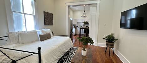 5 bedrooms, desk, iron/ironing board, travel cot