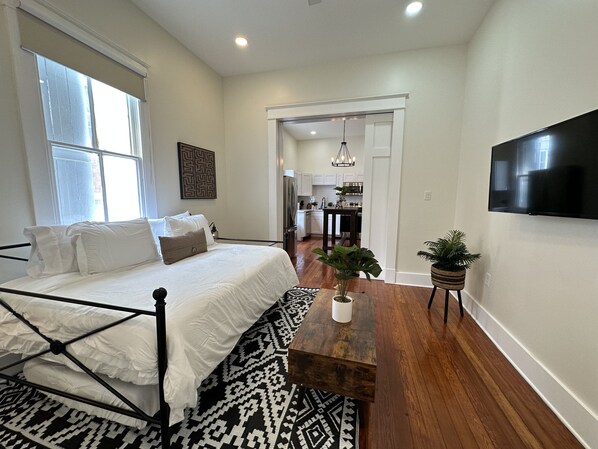 5 bedrooms, desk, iron/ironing board, travel crib - 5BR Beautifully Restored New Orleans Home - 7 Minutes to French Quarter! (New Orleans)