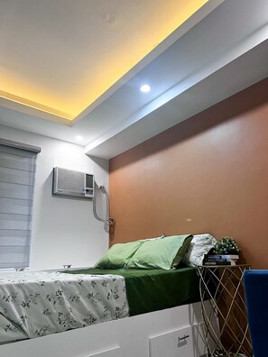 Schreibtisch, Bügeleisen/Bügelbrett, kostenloses WLAN, Bettwäsche