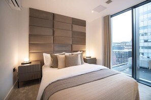 3 chambres, fer et planche à repasser, Wi-Fi, draps fournis