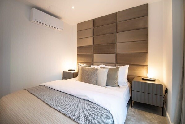 3 habitaciones, tabla de planchar con plancha, wifi y ropa de cama