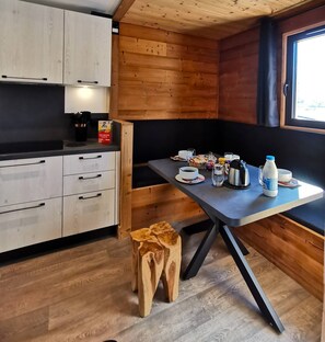 Dining - apartment for 4 people, very cozy and functional, renovated, mountain view, south facing,... (VAL THORENS)