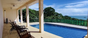 Cozy villa with an ocean view & Pool #1