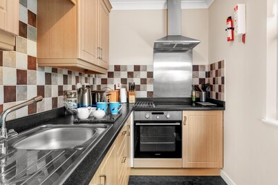 St Helens Apartment 1 - Short Walk to Beach