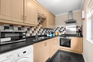 Apartment | 2 bedrooms - St Helens Apartment 1 - Short Walk to Beach (Narberth)