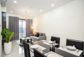 Dining - Lynhapartment-Saigon Royal Residence 2bed Pool Gym (Thành phố Hồ Chí Minh)