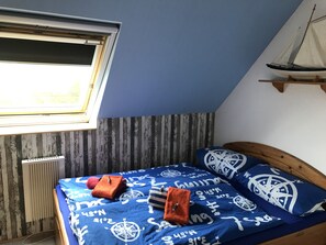 2 bedrooms, WiFi, bed sheets