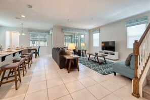 スマートテレビ、書斎 / ワークスペース