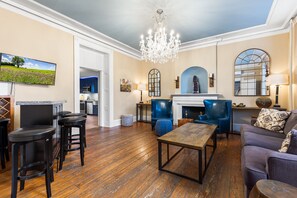 Smart TV, fireplace - Stay in Historic Bucks County Farmhouse
Sleeps 18 -13 beds, 5 baths, 2 kitchens  (Bensalem)