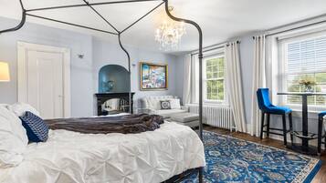 7 bedrooms, iron/ironing board, free WiFi, bed sheets