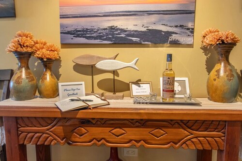3BR Penthouse over Beautiful Sea
