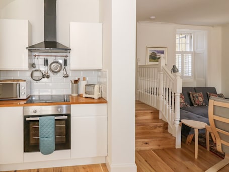 Fridge, dishwasher, electric kettle, toaster