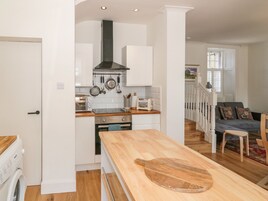 Fridge, dishwasher, electric kettle, toaster