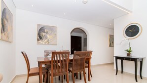 Unclassified image, 3 of 18, button - Westside Marina (Dubai)