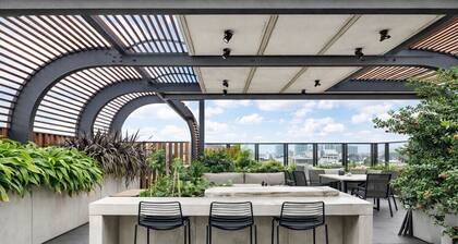 NEW - The Photographers` Gallery