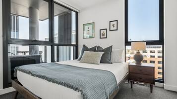 1 bedroom, desk, iron/ironing board, WiFi