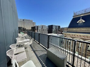 Property grounds - New - Light-Filled Artistic Retreat (Collingwood)