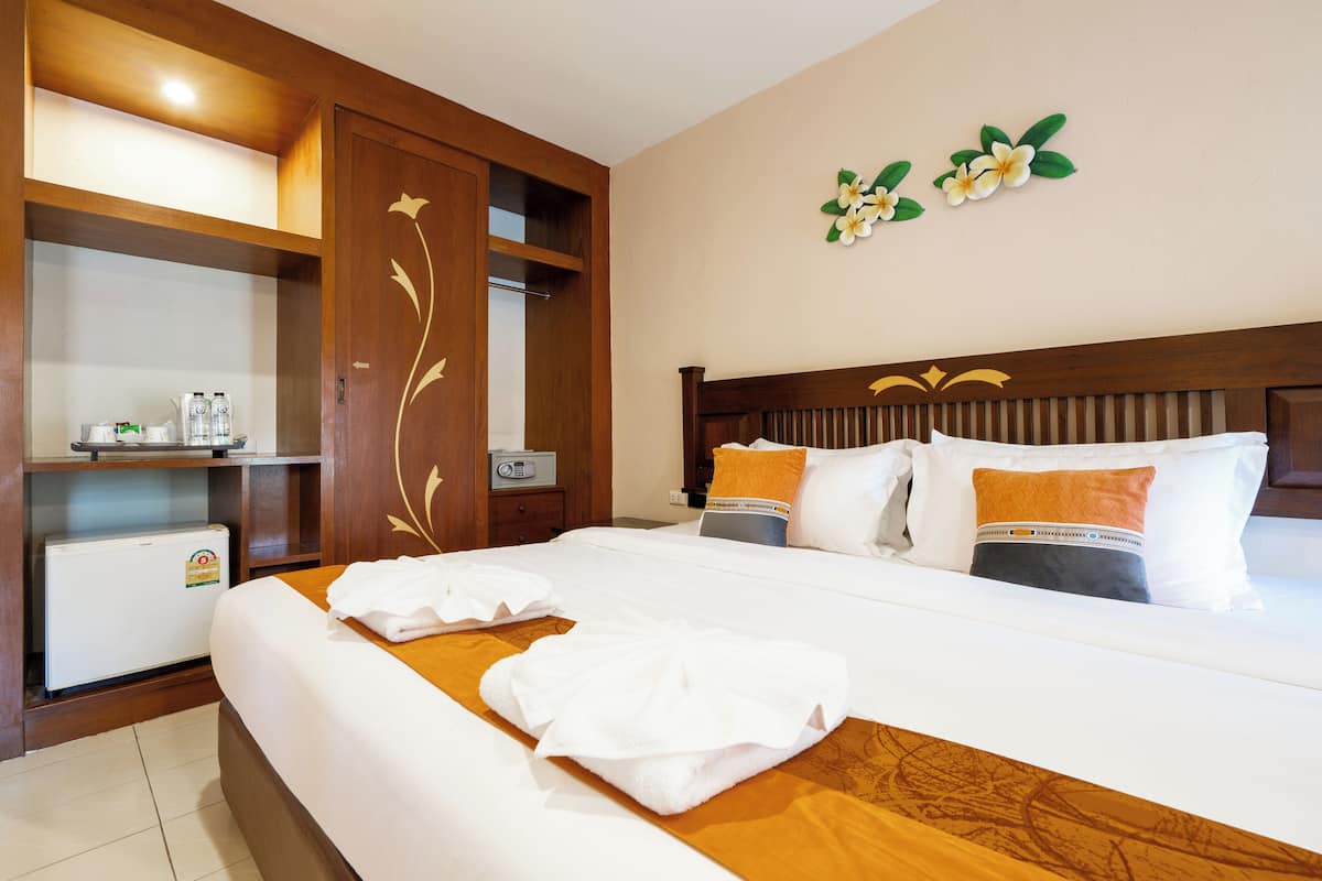 Deluxe Double or Twin Room | 1 bedroom, individually furnished, desk, laptop workspace