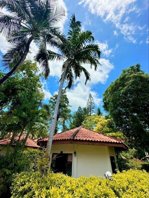 Classic Cottage | Individually furnished, desk, laptop workspace, soundproofing - Phuket Leelavadee Hua Ting Resort (Patong)