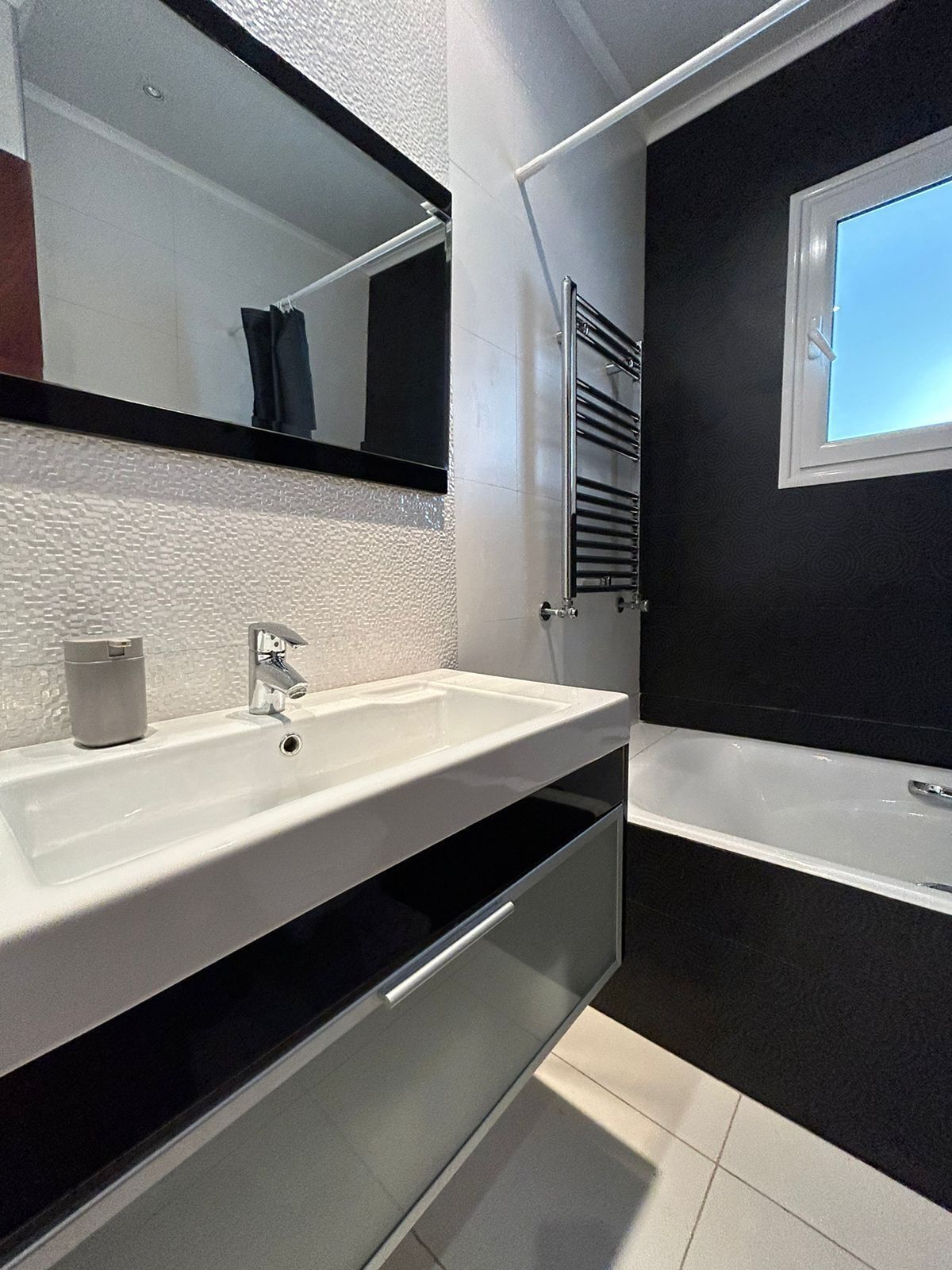 Free toiletries, hair dryer, bathrobes, towels