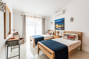 4 bedrooms, in-room safe, iron/ironing board, free WiFi