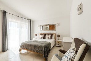 4 bedrooms, in-room safe, iron/ironing board, free WiFi