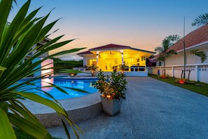 Fachada de la propiedad