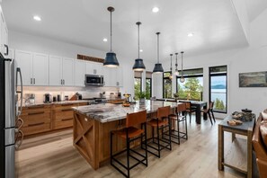 Fridge, microwave, oven, stovetop - Luxury Lakeside Retreat w/ Panoramic Flathead View (Lakeside)